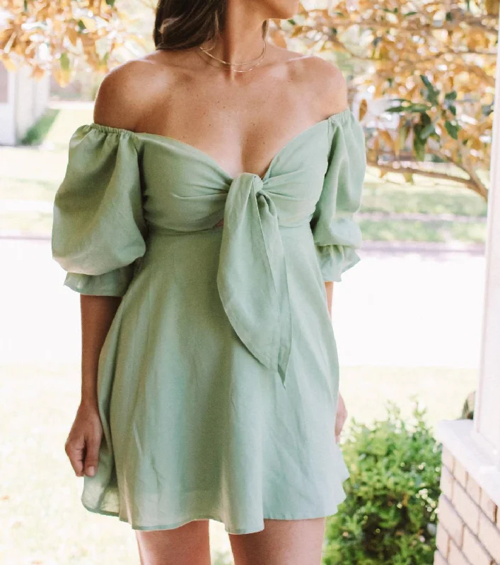 Sonny Dress in Light Green Women's Evening Clothes