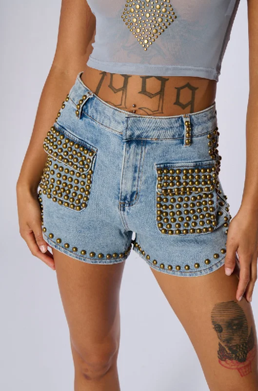 LOSE CONTROL DENIM SHORT Chic Women's Outfit Ideas